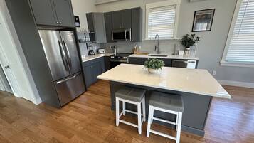 Căn hộ, 2 phòng ngủ | Bếp riêng | Tủ lạnh, lò nướng, dụng cụ pha cà phê/trà, lò nướng bánh mì