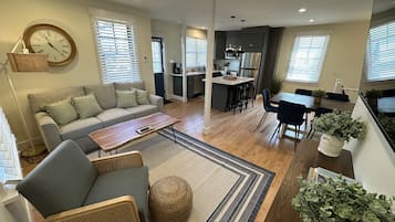 House, 5 Bedrooms | Interior