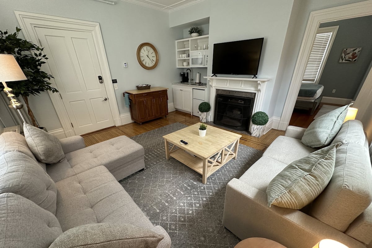 Apartment, 1 Bedroom | Living area