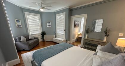 Spacious Suite 1 Bed/ 1 Bath/ Pullouts Sofas - Unit 5 1 Bedroom Apts