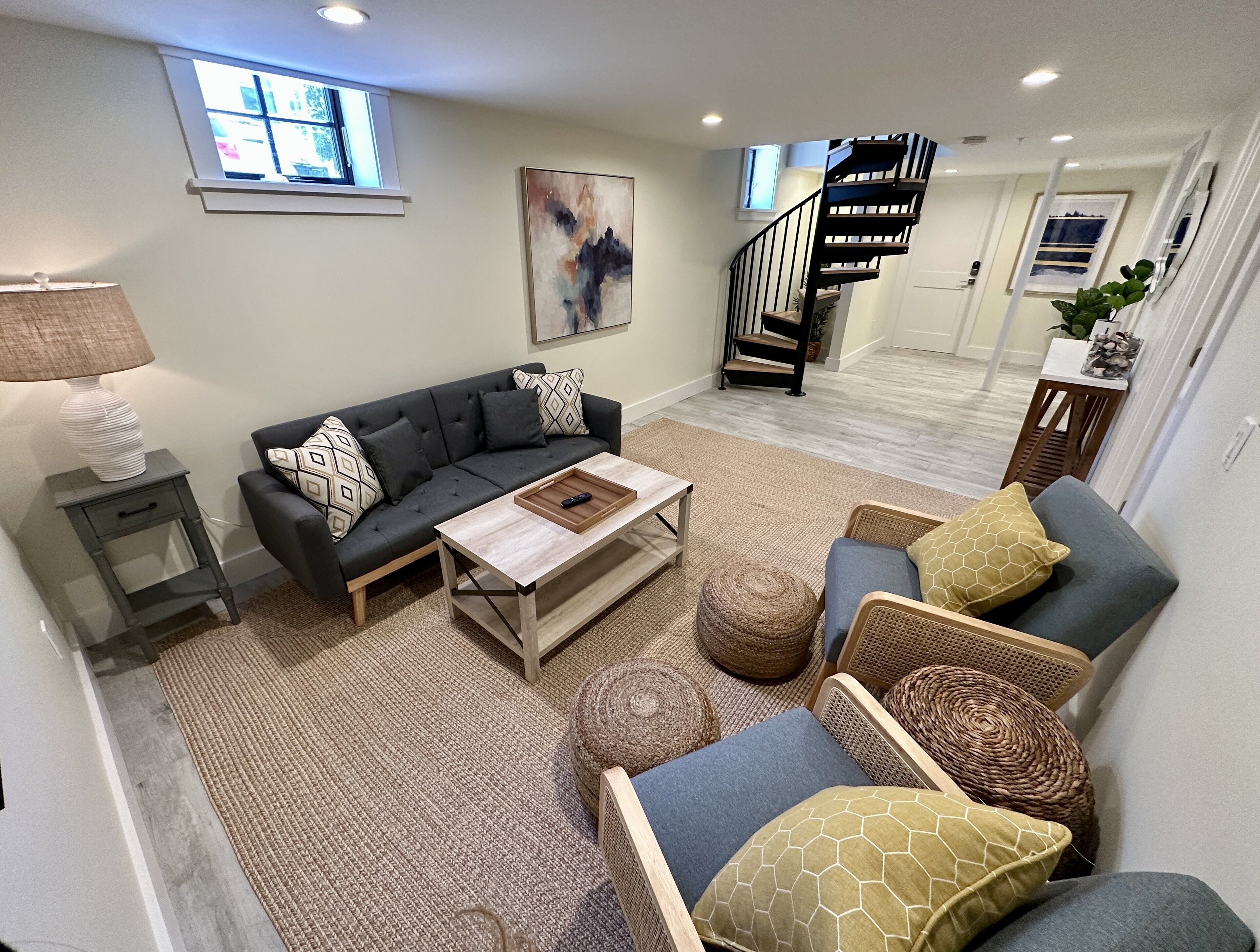 Căn hộ, 2 phòng ngủ | Khu phòng khách | Smart TV 