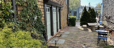 Apartment, 2 Bedrooms | Outdoor dining