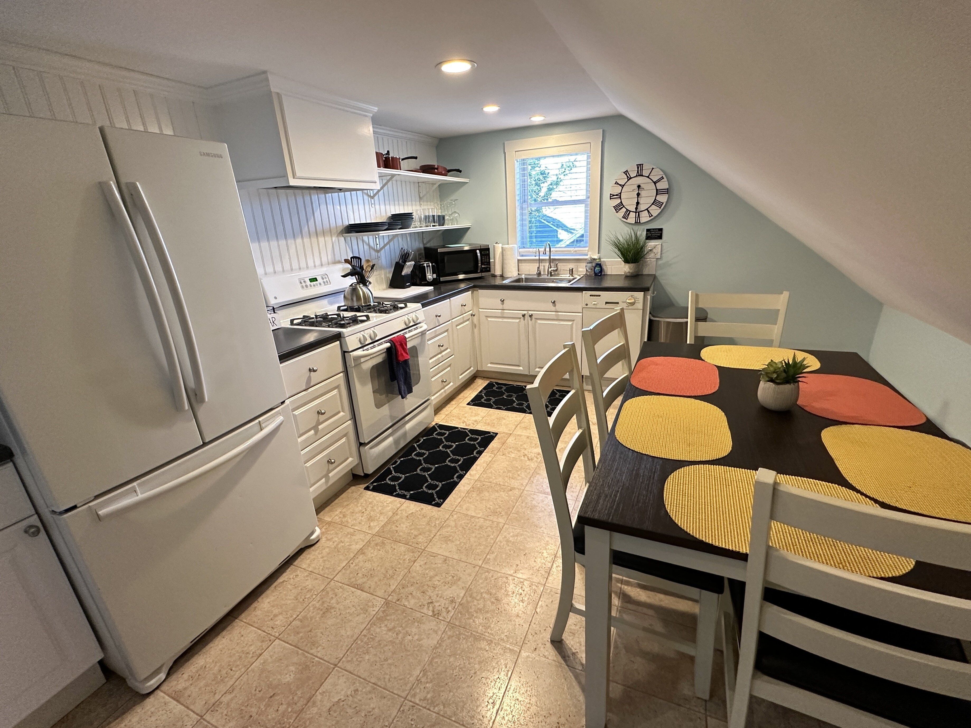 Căn hộ, 2 phòng ngủ | Bếp riêng | Tủ lạnh, lò nướng, dụng cụ pha cà phê/trà, lò nướng bánh mì 