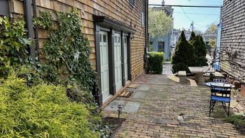 Căn hộ, 2 phòng ngủ | Khu ẩm thực ngoài trời