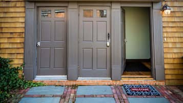 Apartment, 2 Bedrooms | Exterior detail