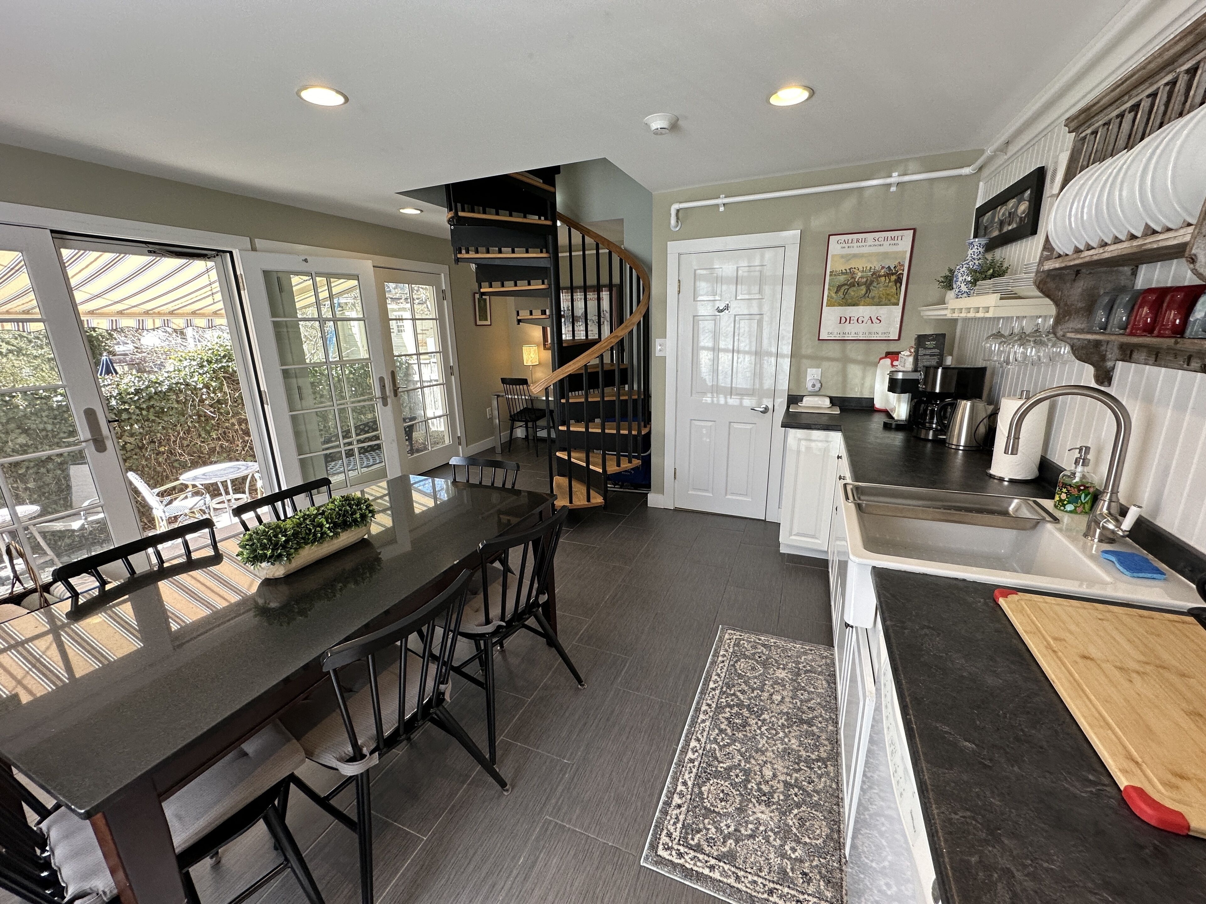 Apartment, 2 Bedrooms | Private kitchen | Fridge, oven, coffee/tea maker