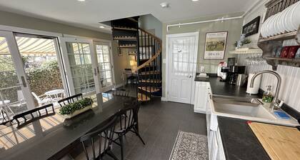 Large & Unique Two Bedroom Apartment Downtown #17 2 Apts