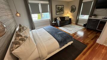 House, 1 Bedroom | 1 bedroom, laptop workspace, iron/ironing board, WiFi (free)