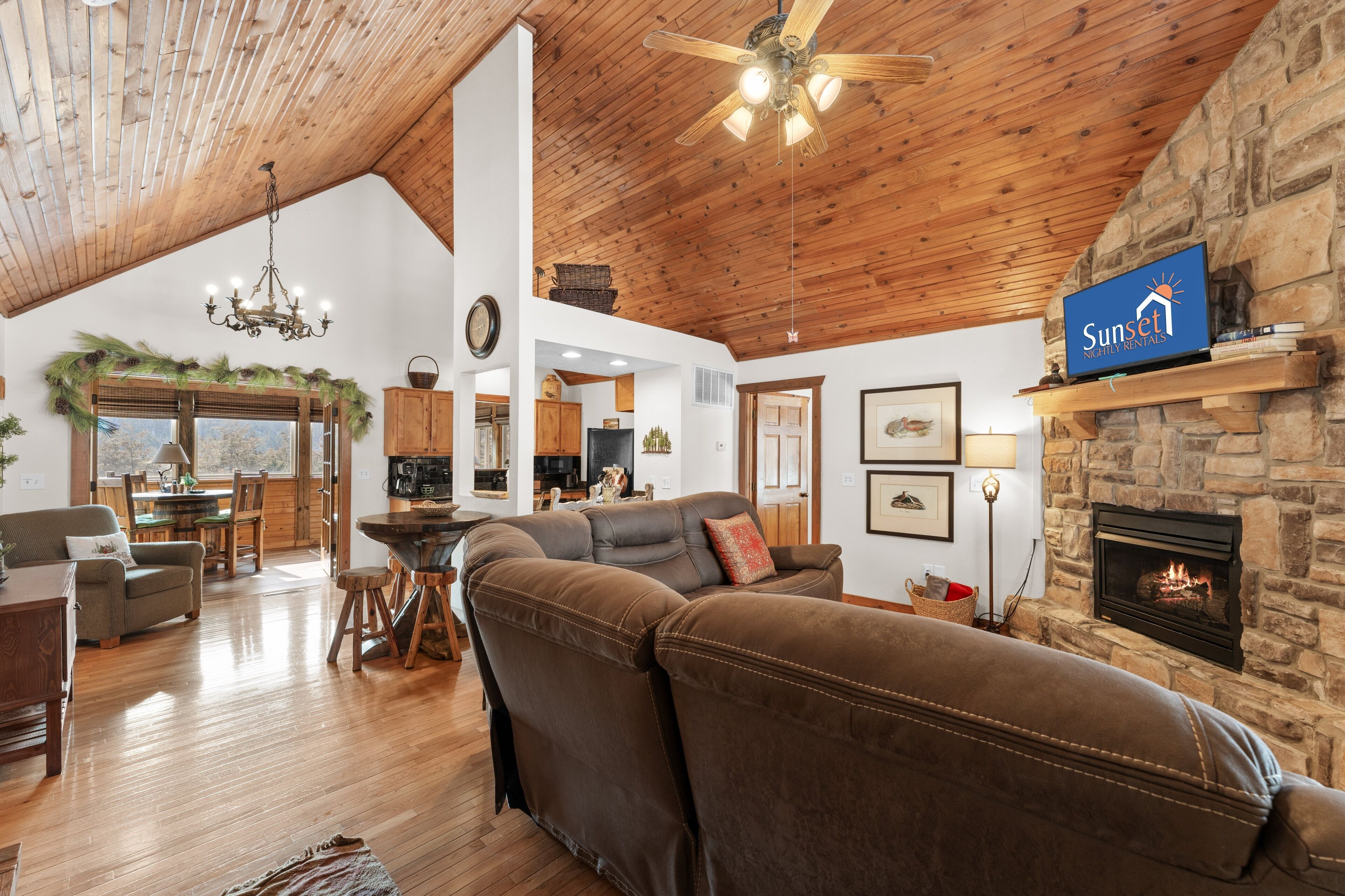 Cabin, 2 Bedrooms | Living area