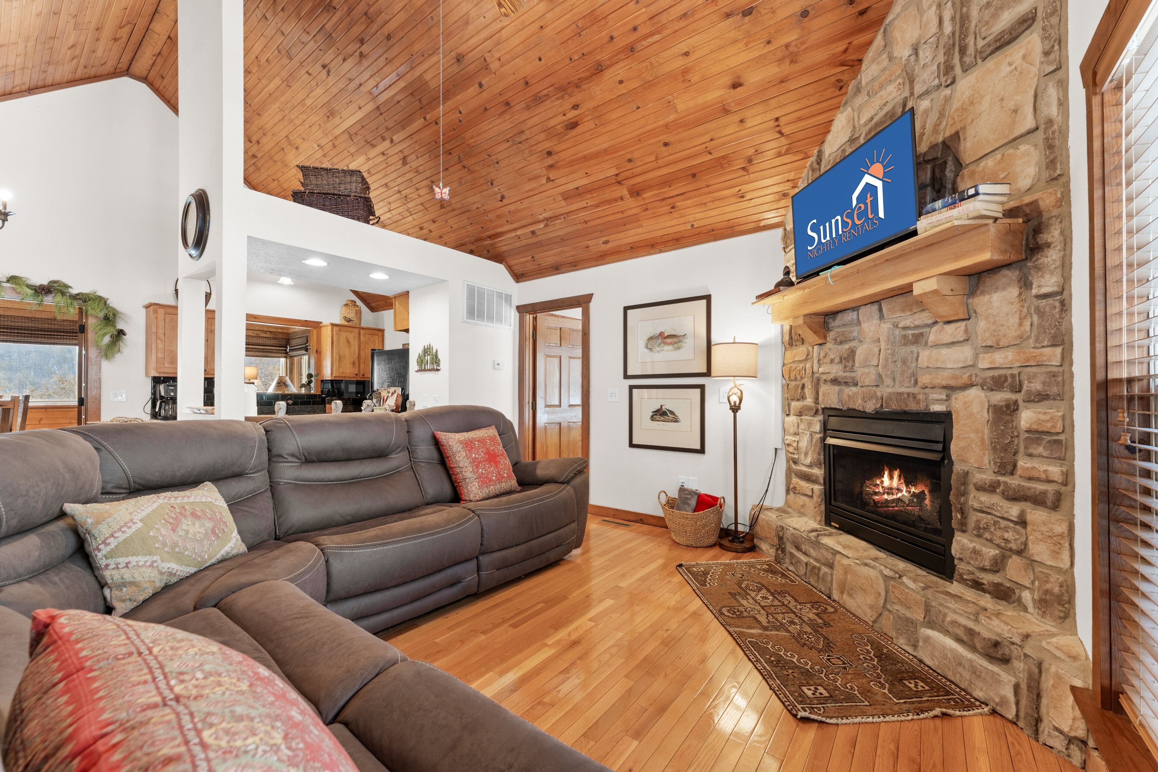 Cabin, 2 Bedrooms | Living area