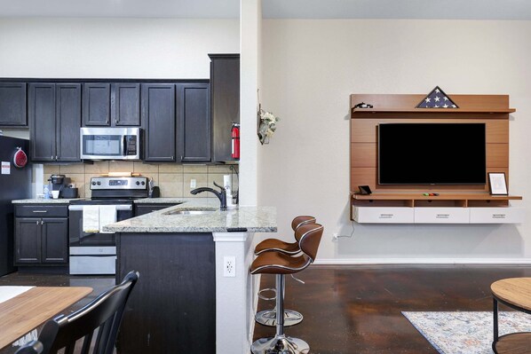 Toetasjesleilighet, 3 soverom | Eget kjøkken | Kjøleskap, ovn, kaffetrakter/tekoker og brødrister