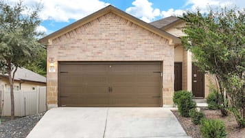 Duplex, 3 Bedrooms | Exterior