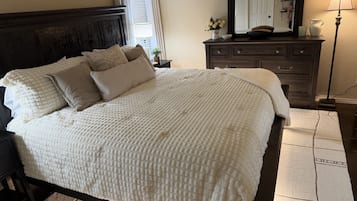 Duplex, 3 Bedrooms | 3 bedrooms, laptop workspace, iron/ironing board, free WiFi