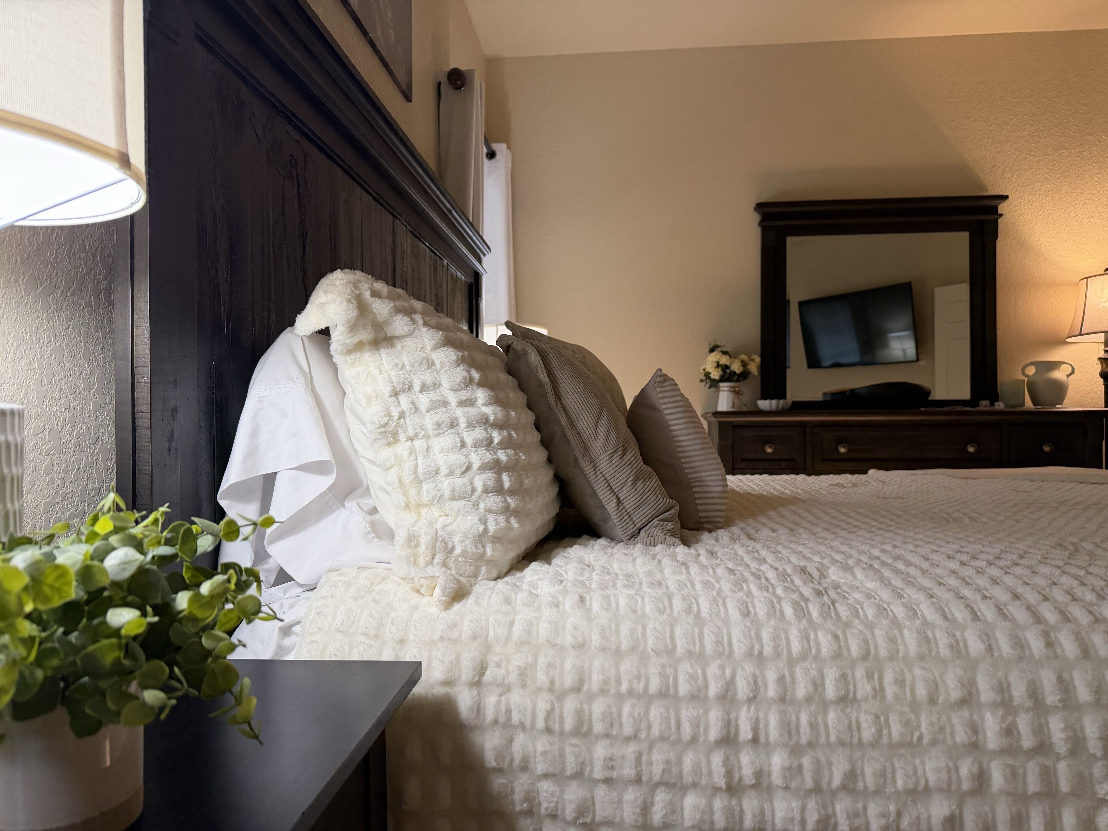 Dúplex, 3 habitaciones | 3 dormitorios y espacio para trabajar con un portátil