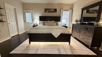 Dúplex, 3 habitaciones | 3 dormitorios y espacio para trabajar con un portátil