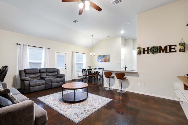 Living area - Modern Pet-friendly Duplex Near River Walk 3 Bedroom Duplex (San Antonio)