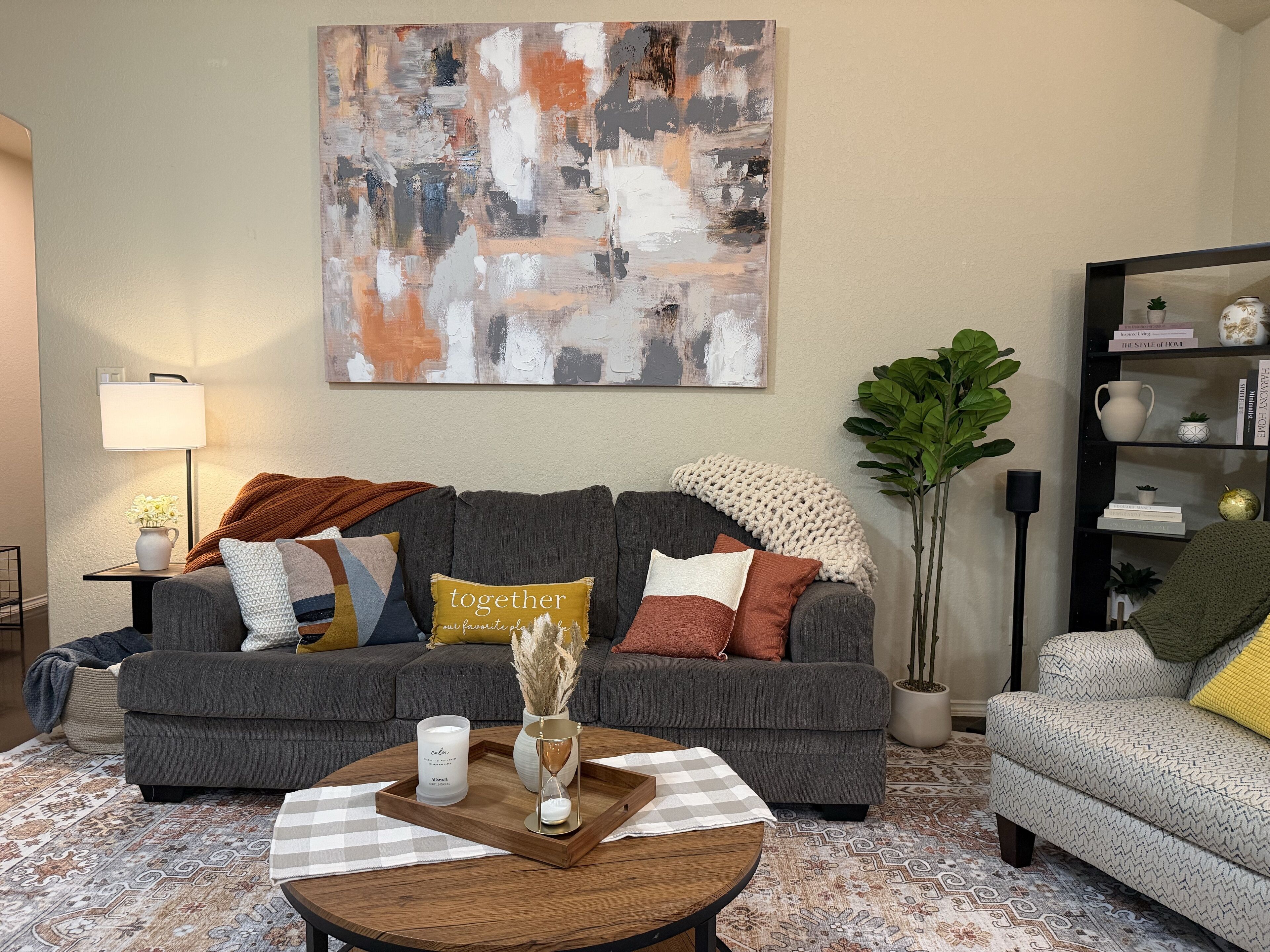 Dúplex, 3 habitaciones | Área de sala de estar | Smart TV y servicios de streaming 