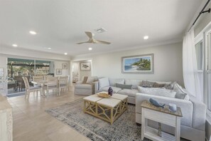 House, 3 Bedrooms | Living area | Smart TV - Jun931 3 Bedroom Home (Punta Gorda)