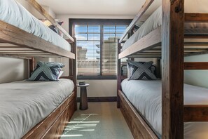 Condo, 3 quartos | 3 quartos, espaço de trabalho para notebook, Wi-Fi de cortesia