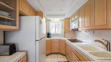 Condo, 2 chambres | Cuisine privée