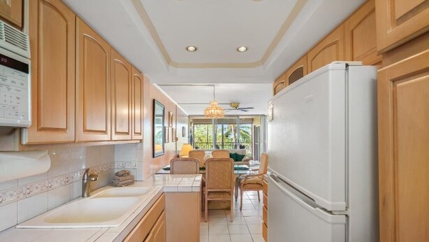 Condo, 2 Bedrooms | Private kitchen | Coffee/tea maker, fridge, oven, toaster - Menehune Shores, #301 2 Bedroom Condo (Kihei)