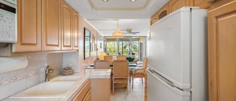 Apartamento, 2 habitaciones | Cocina privada | Cafetera o tetera, frigorífico, horno y tostadora