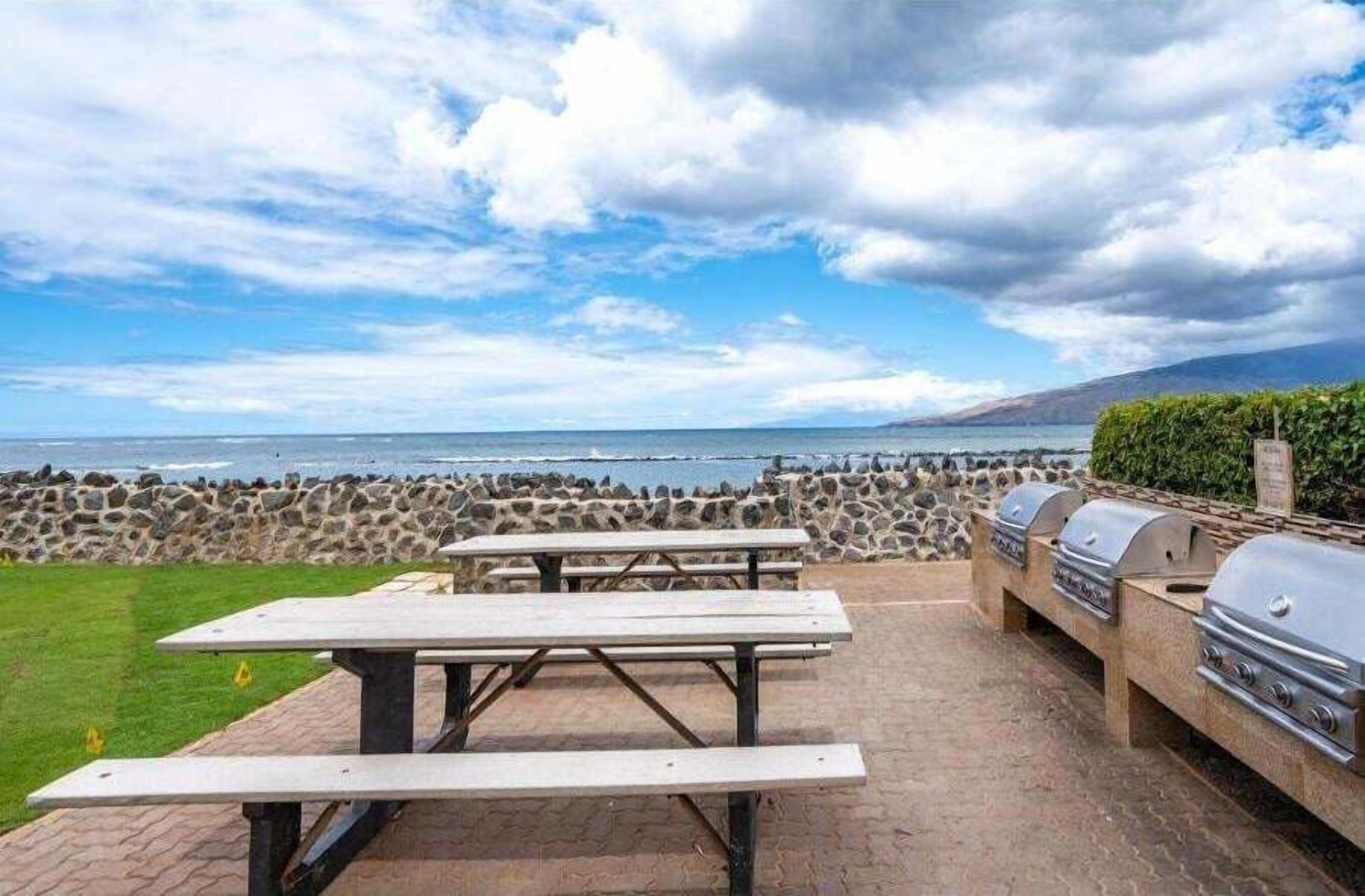 Condo, 2 Bedrooms | Outdoor dining