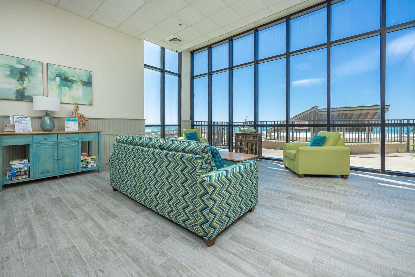 Condo, 2 Bedrooms | Living area