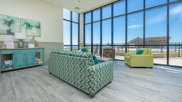 Condo, 2 Bedrooms | Living area