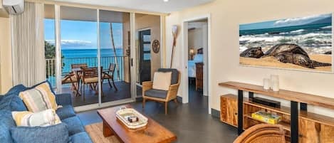 Condo, 2 Bedrooms | Living area