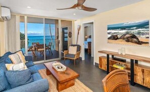 Condo, 2 quartos | Área de estar