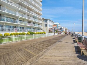 Terrace/patio - Oceanfront Second Floor Condo on the Boardwalk with Pool. Steps from the Ocean! El Capitan 204 (Ocean City)