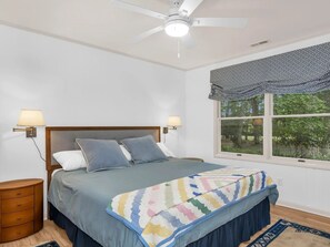 Iron/ironing board, free WiFi, bed sheets - Skipjack House | an ESVR property (Mcdaniel)