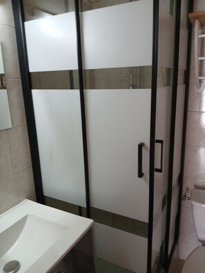 Shower, hair dryer, towels, toilet paper - In the heart of the Ecrins (Les Vigneaux)