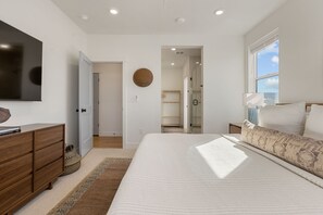 Desk, iron/ironing board, travel crib, internet - Into the Canyon: Desert Color Lagoon + Beaches (St. George)