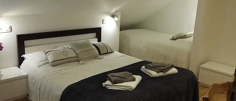 WiFi, bed sheets