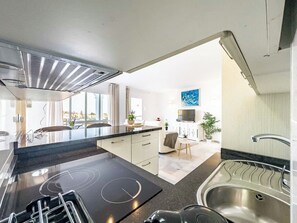 Fridge, microwave, oven, stovetop - 97- Lovely Townhouse With Stunning Views & Pool in Marbella! (Artola)