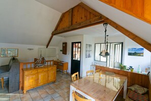 Dining - Le bergerie, charming house with large garden (Surtainville)