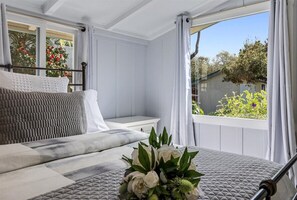 2 bedrooms, iron/ironing board, free WiFi, bed sheets - 4000 Light Above the Sea - Near Downtown Carmel (Carmel)