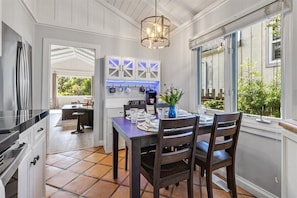 Dining - 4000 Light Above the Sea - Near Downtown Carmel (Carmel)