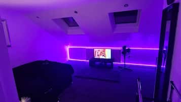 Iron/ironing board, WiFi