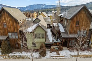 Exterior - Town Center Retreat | Hot Tub | Grill | 10 min to resort (Big Sky)