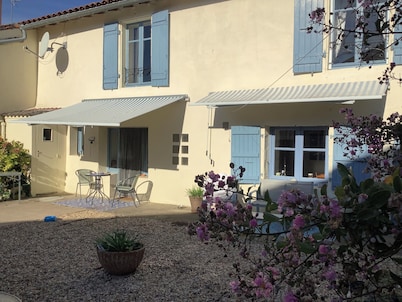 Welcome to Les Jonquilles where we aim to offer you a touch of luxury