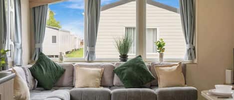 Fernseher, Kamin, Arbeitsbereiche