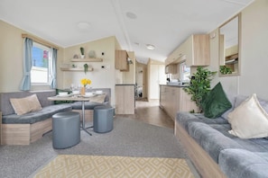 Unclassified image, 2 of 19, button - Starlink Wi-Fi |Near Pool & Beach |3BR Seton Sands (Port Seton)