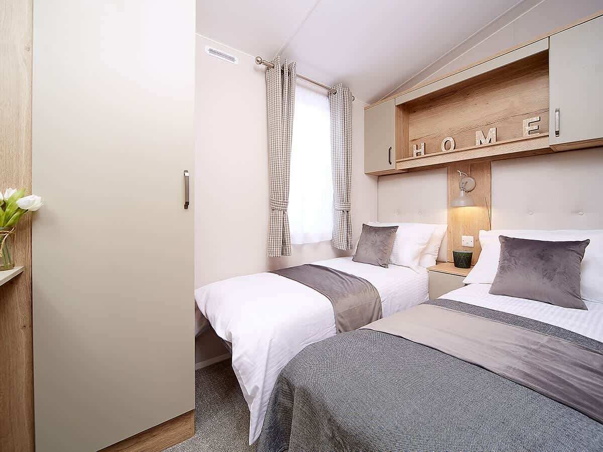 3 bedrooms, travel cot, WiFi, bed sheets