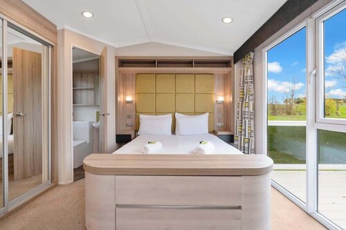 Kingsbarns Retreat - 2BR Luxury Lodge | Sleeps 6