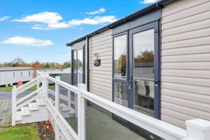 Exterior detail - Seton Sands Kingsbarns Retreat - 2BR Luxury Lodge - Sleeps 6 (Port Seton)