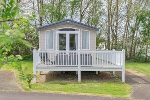 Terrace/patio - Seton Sands wentworth luxury lodge - 2 Beds Sleeps 6 with starlink (Port Seton)