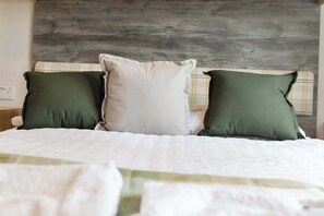2 bedrooms, travel cot, WiFi, bed sheets - Seton Sands wentworth luxury lodge - 2 Beds Sleeps 6 with starlink (Port Seton)